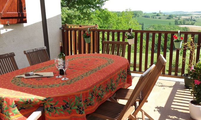 Molieres Villa | Country villa, beautiful view, children's play area, above ground pool, lac