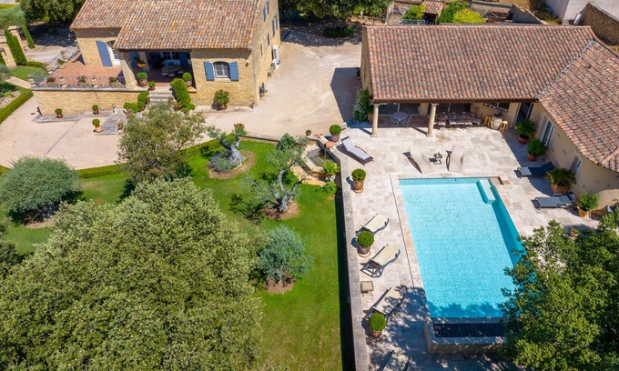 Vers-Pont-du-Gard House | Countryside stone house from the Gard, 11482sqf of land, private pool, quiet