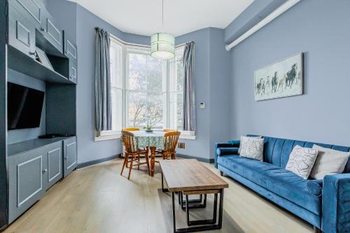Addison Apartment | Couple's getaway 1BDR apt near Holland Park