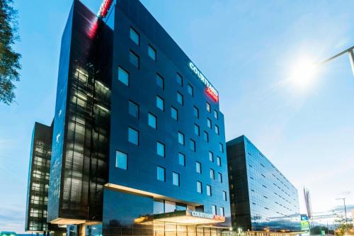Calle 26 Hotel | Courtyard by Marriott Bogota Airport