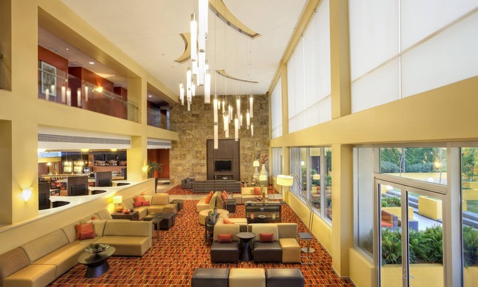 Leon Hotel | Courtyard by Marriott Leon at the Poliforum