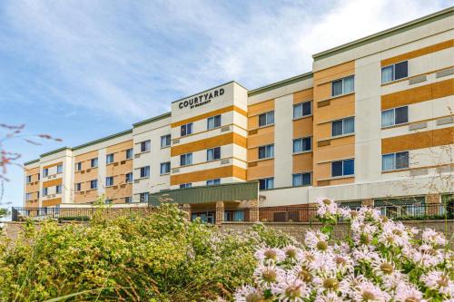 St. Peters Hotel | Courtyard by Marriott St. Louis St. Peters