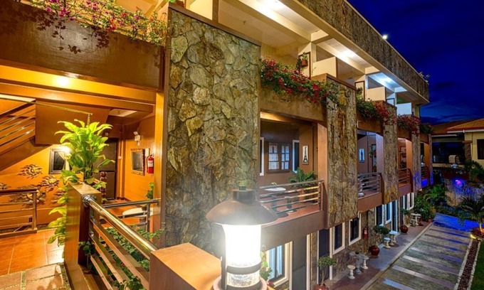 Estancia Apartment | Courtyard Haven: Klibo Escape