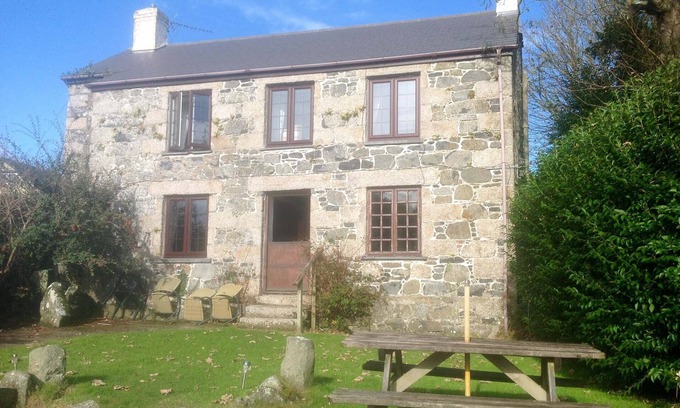 Coverack House | COVERACK rural Cornish farmhouse sea views