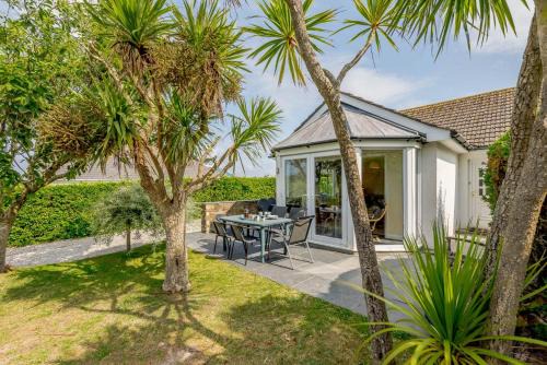 Constantine Bay House | Cowries