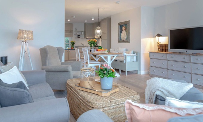 Keitum Apartment | Coziness in its most beautiful form, Ellerweih in the captain's village of Keitum.