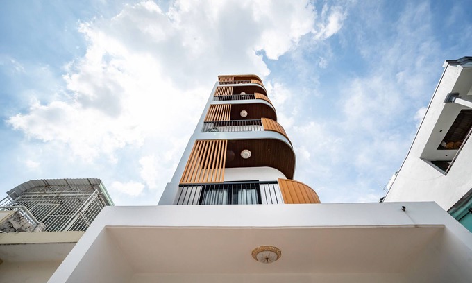 Binh Thanh Apartment | Cozrum Homes - Autumn House