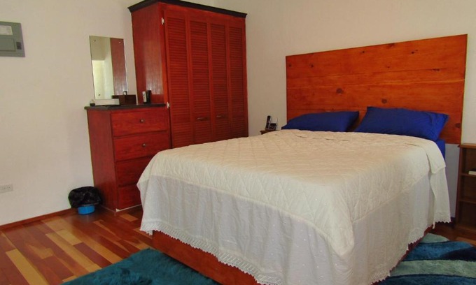 Blue Waters Apartment | Cozy 1 bed Apt 2B in Rockley near American Embassy