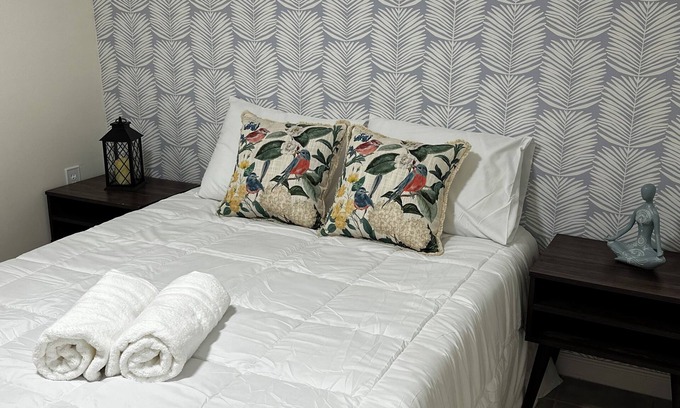 North Bergen Apartment | Cozy 1-bedroom apartment in gorgeous North Bergen with AC