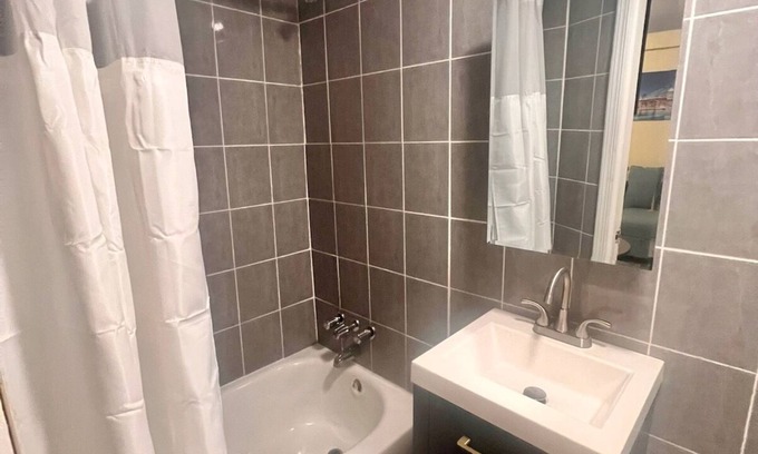 Bushwick Apartment | Cozy 1-bedroom apartment in charming Brooklyn with AC, WiFi