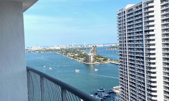 Edgewater Condo | Cozy 1-bedroom condo in downtown Miami with WiFi, fitness room, Double views