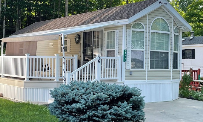 Alanson House | Cozy 1-bedroom mobile home in great community with AC, WiFi in charming Alanson