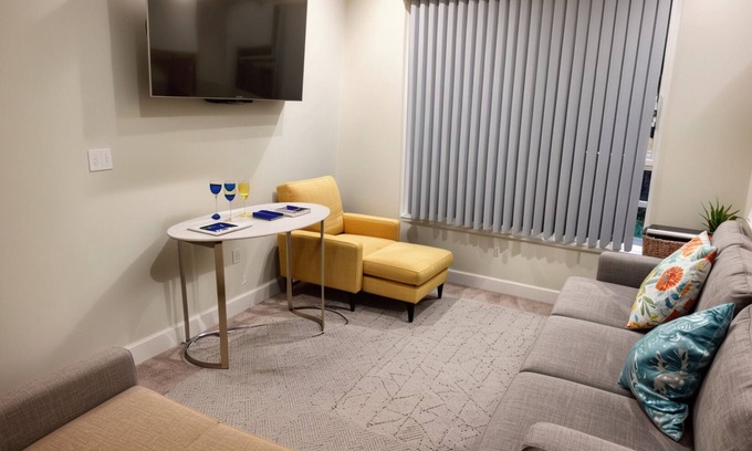 Pico-Union Hotel | Cozy 1BR Suite with AC & WiFi Charming Los Angeles Stay