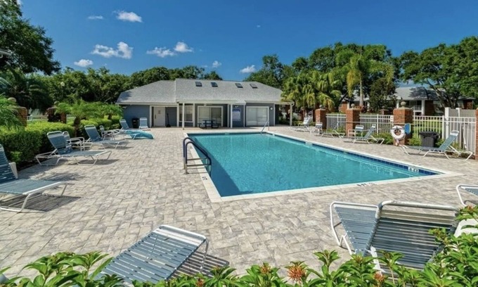 Bryn Mawr Condo | Cozy 2 Bd 2 Br