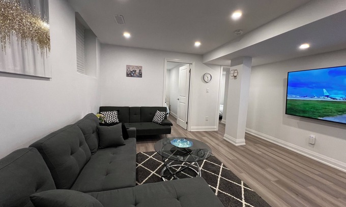 Erin Mills Apartment | Cozy 2-bedroom apartment with WiFi, separate entrance and parking
