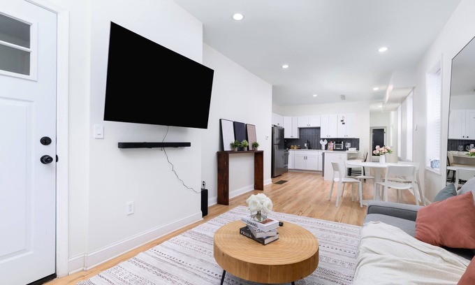 Darby Apartment | Cozy 2-bedroom apartment in charming Darby with 10min from Philadelphia Airport