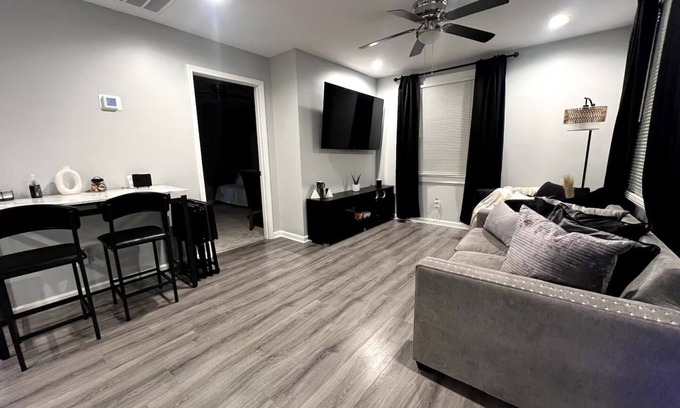 Forest Acres House | Cozy 2-bedroom bungalow with AC, WiFi in Columbia near Fort Jackson