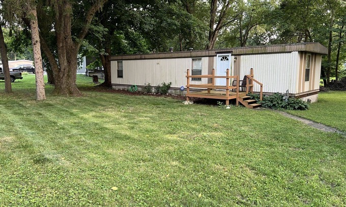 Edwardsburg House | Cozy 2 bedroom home with Public Lake access around the corner.