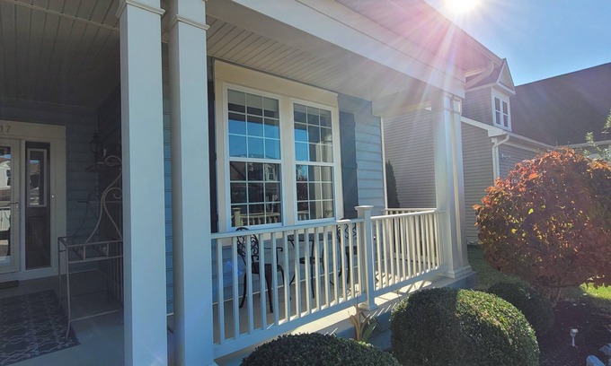 Middletown House | Cozy 2-bedroom house for Active Adults in Middletown
