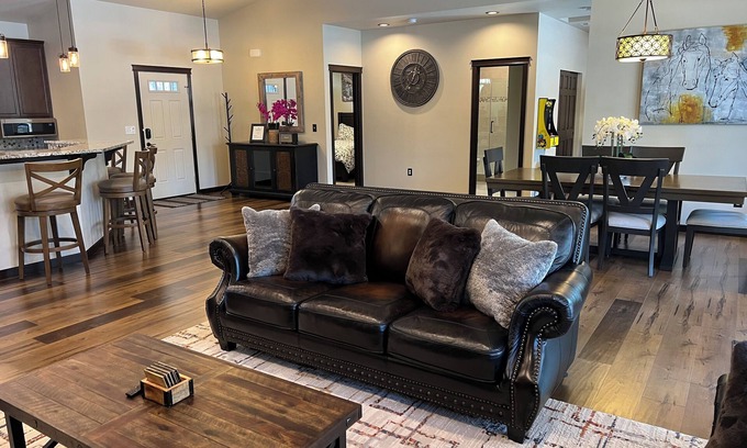 Cle Elum House | Cozy 2+ bedroom riverfront house in tranquil Cle Elum. Your home away from home.