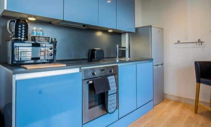 Atlantic Wharf Apartment | Cozy 2BR Retreat | Prime Cardiff Location