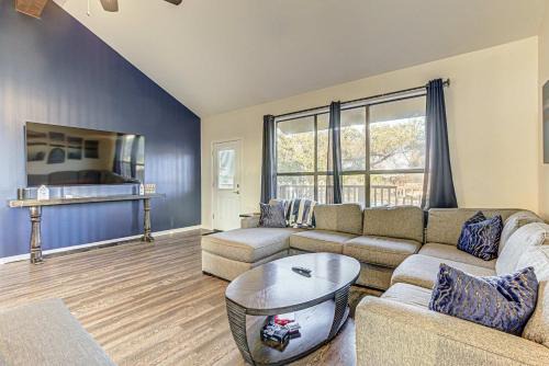 Horseshoe Bay House | Cozy 3 bdr family Condo in Horseshoe Bay Near Marina