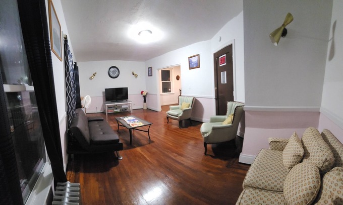 Buffalo Apartment | Cozy 3-bedroom house in charming Buffalo with WiFi, AC