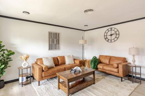 Bedford Apartment | Cozy 3 Bedroom House Near DFW