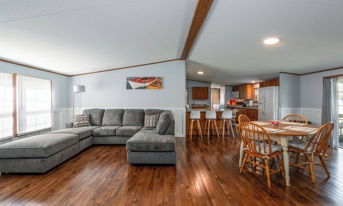 Millsboro House | Cozy 3-bedroom house in enjoyable Long Neck Delaware, By the Indian River bay