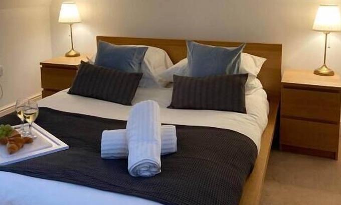 Ipswich Cottage | Cozy 3 bedroom house with parking in city centre.