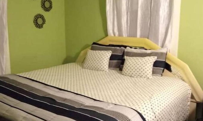 Downtown Toledo House | COZY 3 BEDROOMS ABAKREM HOUSE