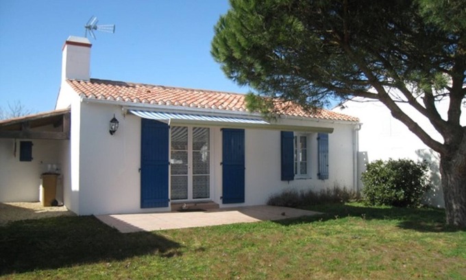 L'Epine House | Cozy 3-Room House, Garden, 300m from Beach, 6 Sleeps, L'Épine