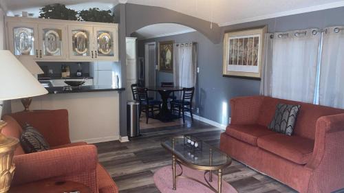 Raleigh Apartment | Cozy 3BR cabin with AC and Wi-Fi Fully Fenced