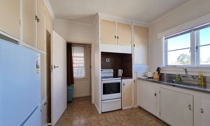 Mount Roskill House | Cozy 3BR - Heat Pump & Wifi & Netflix