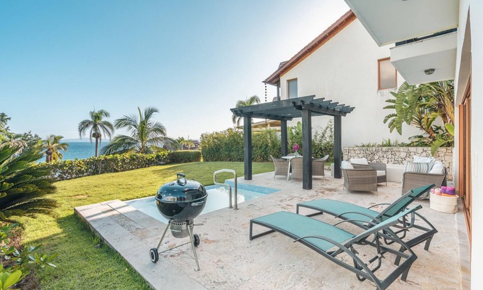 Puerto Bahia Villa | Cozy 3BR villa with ocean view/bbq/pool in Samana