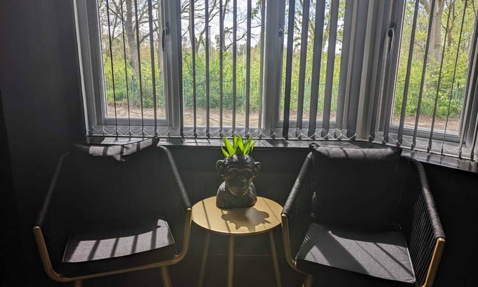 Widnes House | Cozy 4 Bed 2 Bath - 10 minutes to Widnes Train Station