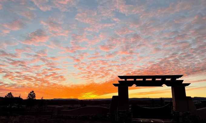 Los Ojos Cabin | Cozy 4-bedroom cabin in Chama with relaxing mountain vibes