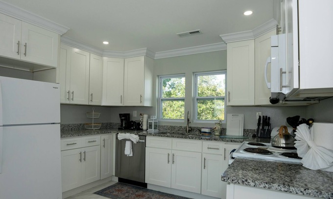 Knoxville House | Cozy and clean 3-bedroom house in Knoxville, TN!