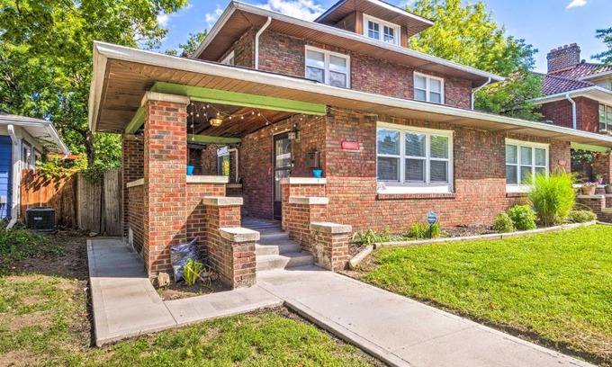 Meridian-Kessler House | Cozy and Modern Indy House about 5 Mi to Downtown!