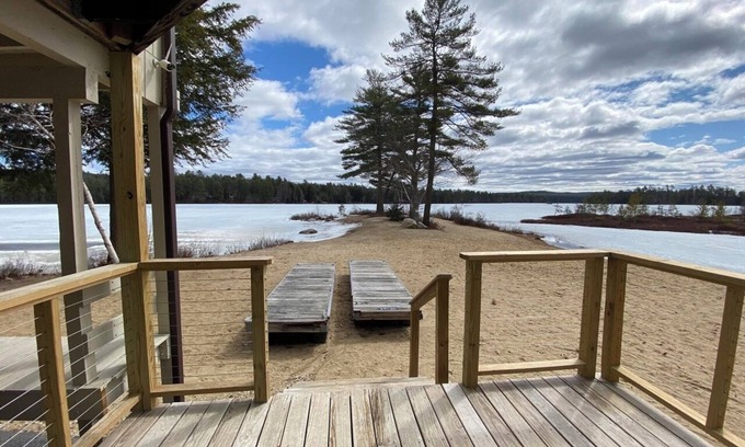 West Bridgton Cottage | Cozy and roomy Maine family retreat 5 mins from Pleasant Mountain