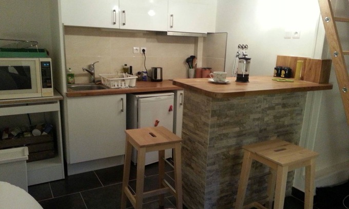 Malakoff Apartment | Cozy and very quiet studio 8 minutes from Paris Montparnasse (metro, train)