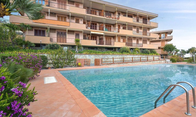 Santo Stefano al Mare Apartment | Cozy apartment in Santo Stefano al Mare