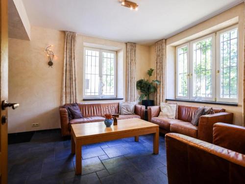 Aywaille House | Cozy Apartment in a 16th Century Castle, cleaning included
