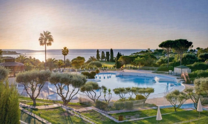 Agay Apartment | Cozy Apartment in Agay with Stunning Views