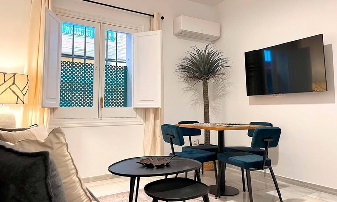 San Vicente Apartment | Cozy Apartment in Sevilla Center. Baños IV