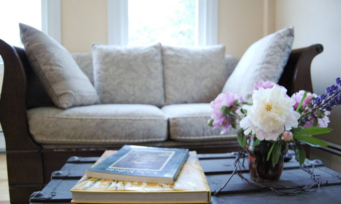 Rockland Apartment | Cozy Apartment In Town With Sauna! Minutes from Festivals and Shops!