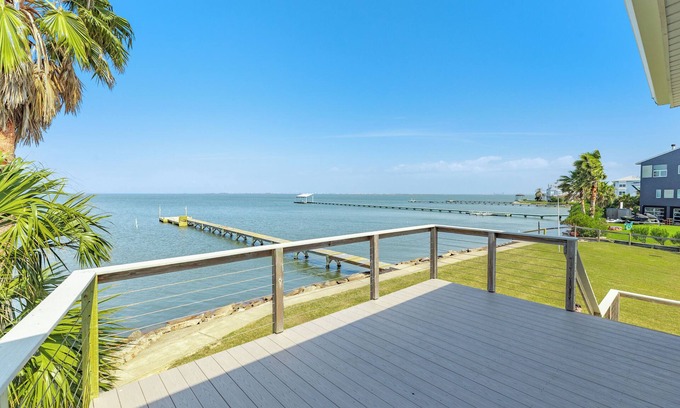 Sportsman Road House | Cozy Bayfront Home w/Panoramic Bay & Wetland Views, Private Pier
