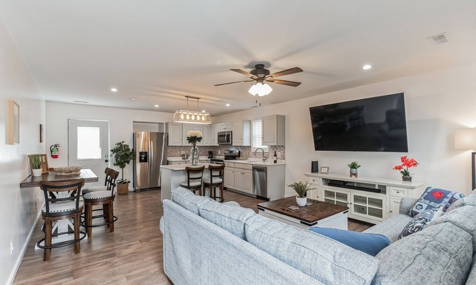 Villas House | Cozy Beach Cottage just minutes from historic Cape May Pet Friendly!