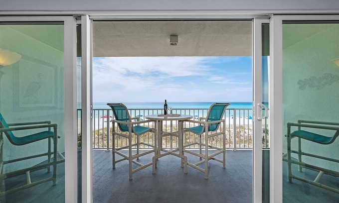 Crystal Beach Condo | Cozy Beachfront 1BR condo-Cabana Club 202