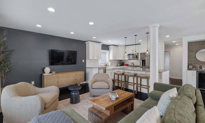 Birmingham House | Cozy, Beautiful Birmingham 4BR/2BA Getaway!